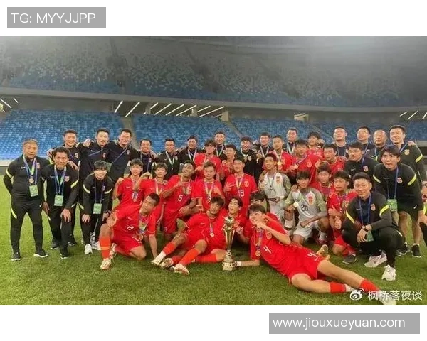 90年代末中国足球明星崛起与辉煌历程回顾 90年代末中国足球明星崛起与辉煌历程回顾