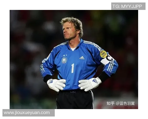 《世界足球传奇球星全景手册精彩呈现各大名将风采与荣誉》 《世界足球传奇球星全景手册精彩呈现各大名将风采与荣誉》