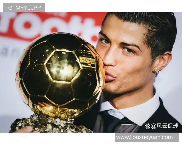 足球巨星帅气瞬间尽显英姿展现魅力与风采的完美捕捉 足球巨星帅气瞬间尽显英姿展现魅力与风采的完美捕捉